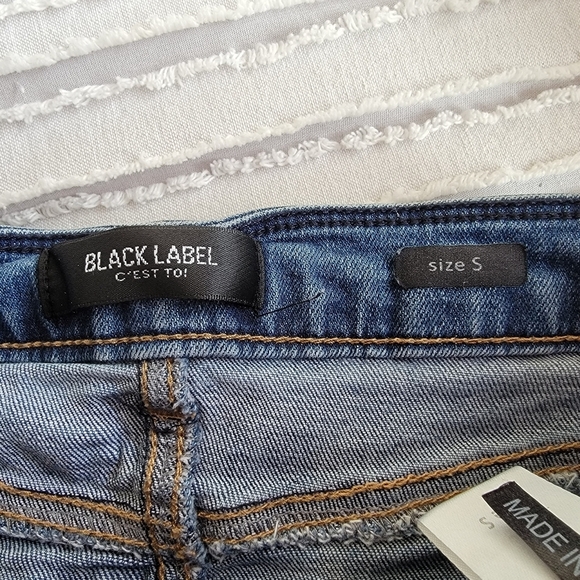 Black Label C'est toi stretch denim distressed mini skirt. Size small. - Picture 7 of 16